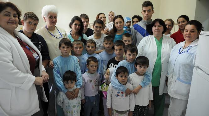 sprijiniti copiii saraci bolnavi de tuberculoza si alte boli grave