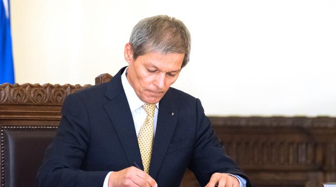 ciolos infiinteaza un nou minister ministerul pentru consultare publica si dialog civic