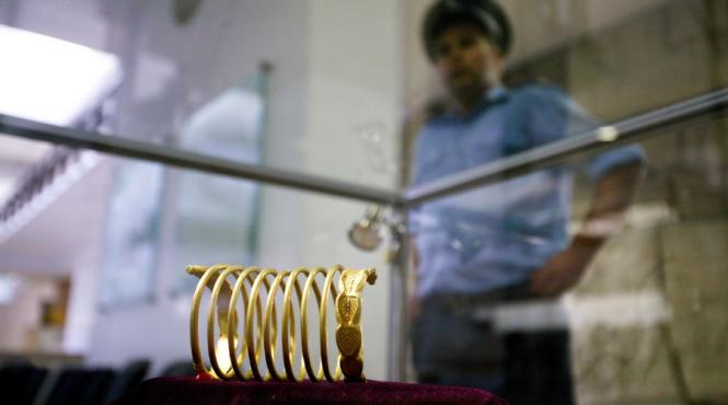 aproximativ 1 000 de artefacte antice ridicate de politisti in urma perchezitiilor din ocnele mari