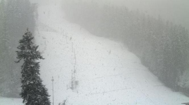 ninge ca n povesti pe valea prahovei si in poiana brasov vezi imagini live