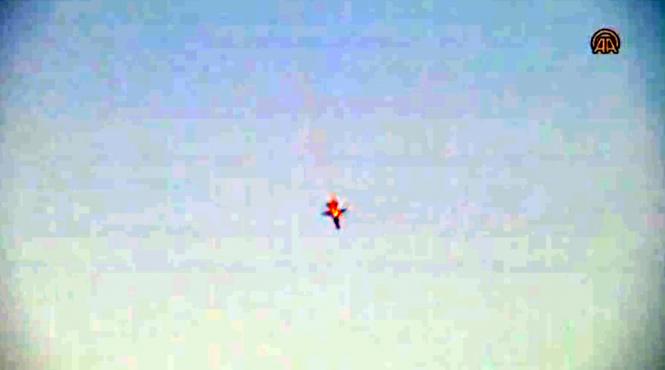 video turcii au doborat un avion militar care le au incalcat spatiul aerian