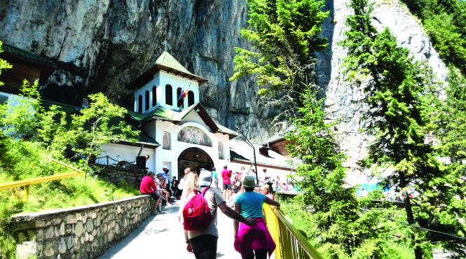 romania in care se poate fii turist in tara ta