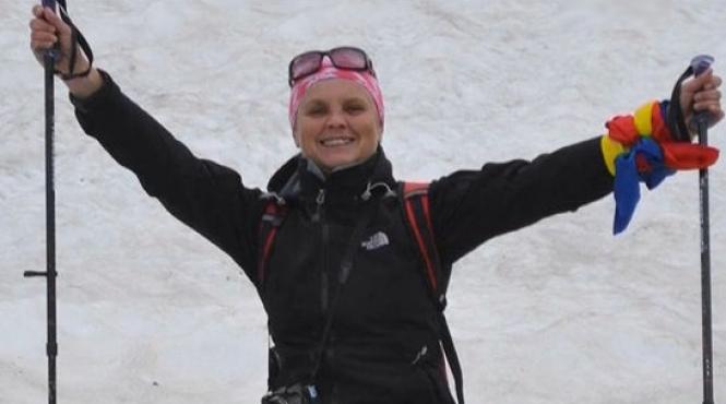 o romanca vrea sa poarte tricolorul intr o cursa arctica exclusivista