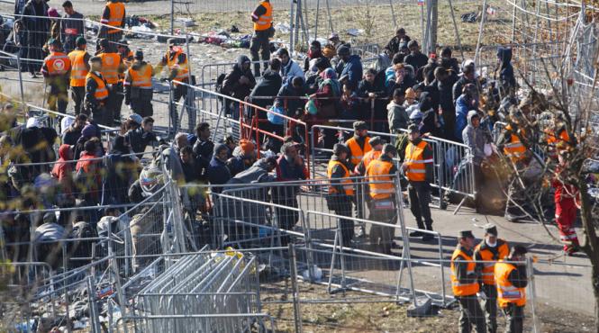 pakistanul a refuzat sa permita unui numar de 30 de migranti deportati din ue sa coboare din avion