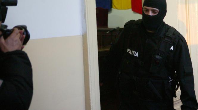 hoti opriti cu focuri de arma in constanta