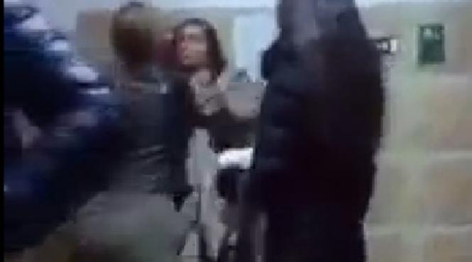 video o eleva dintr un liceu din capitala batuta crunt de colege