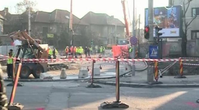ratb infiinteaza o noua statie de autobuz la eroilor din cauza surparii asfaltului