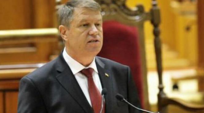 a inceput discursul presedintelui iohannis in parlament am tinut sa vin in fata dvs nu pentru un bilant sec ci ca gest de normalitate democratica