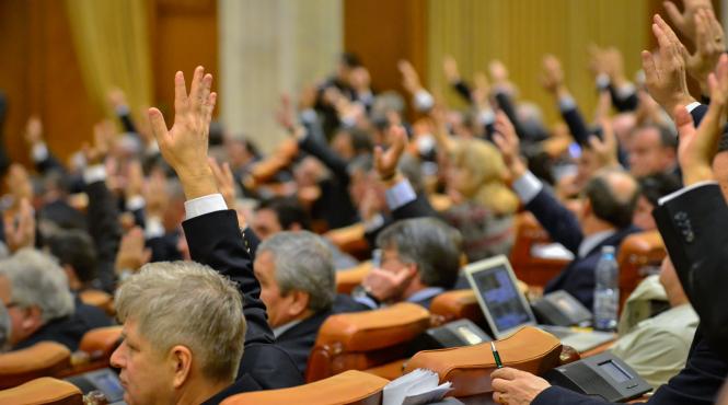 ne au palmuit din nou parlamentarii si au dat pensii