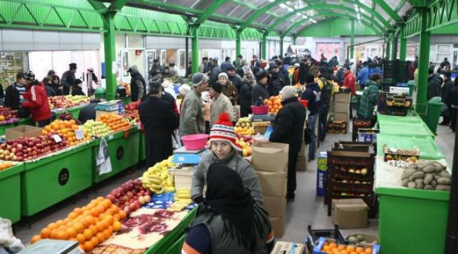 comerciantii din zona periferica a pietei sudului au obtinut prelungirea contractelor cu un an
