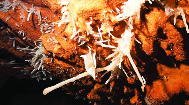 unic in romania pestera aducatoare de noroc