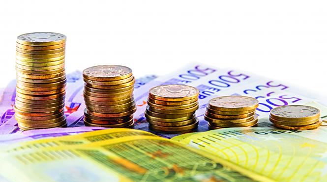 un roman isi cumpara 18 cosuri cu mancare un german isi ia 58