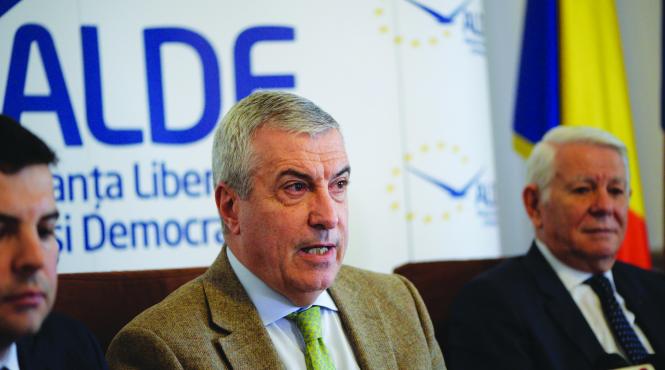 calculele mari ale partidelor mici ce riscuri isi asuma c p tariceanu