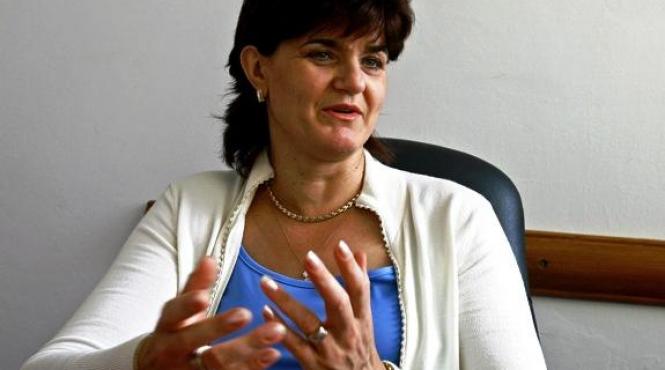 ministerul tineretului si sportului va incepe consultarile cu federatiile sportive legate de intonarea imnului national