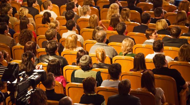 reguli de bune maniere valabile atunci cand mergi la un spectacol