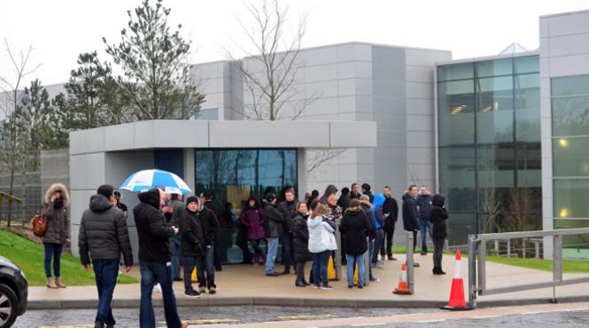 un sediu al companiei apple a fost evacuat in urma unei alerte de securitate