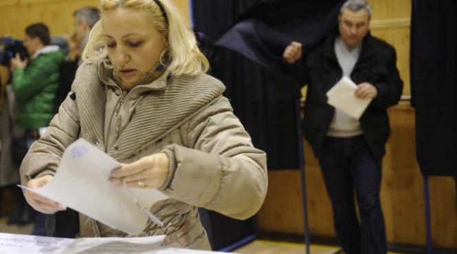 fantezii electorale costisitoare senator unpr vrea pozele candidatilor pe buletinul de vot