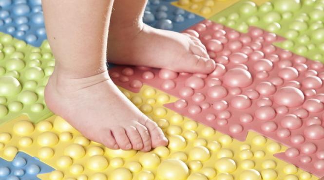 pana la patru ani toti copilasii au platfus