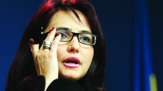 regele si regina retrocedarilor spaga de la malul marii