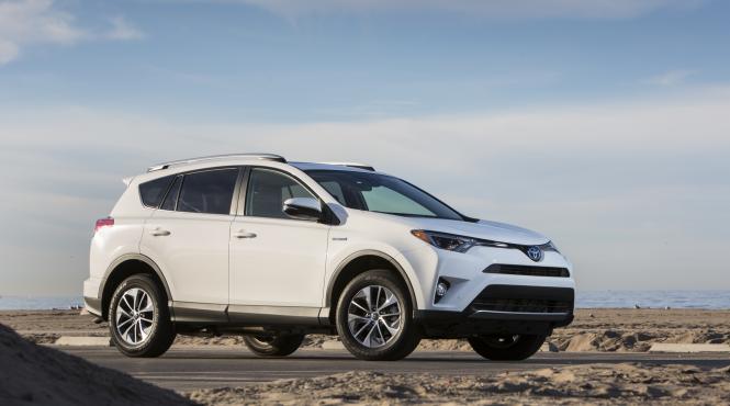 noul model toyota rav4 cu propulsie hibrida este disponibil pe piata romaneasca