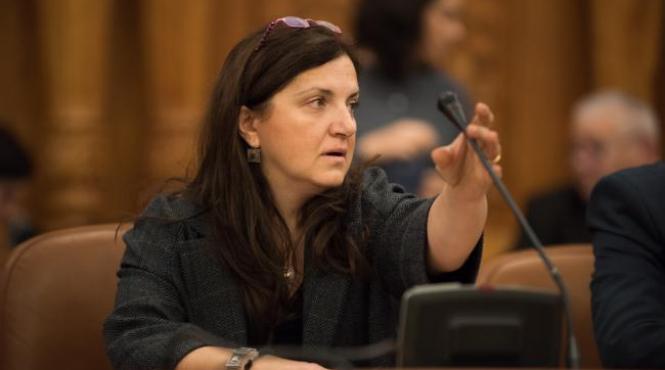 raluca pruna toate datele ma determina sa cred ca am de facut un lucru simplu sa reinvestesc la dna pe procurorul sef