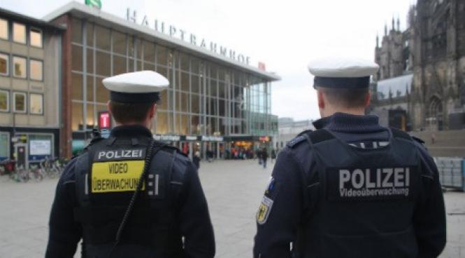 germania trei barbati judecati in legatura cu agresiunile asupra femeilor comise la koln in noaptea de anul nou