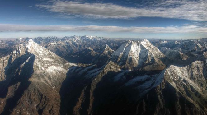 un avion a disparut in nepal avand 21 de persoane la bord