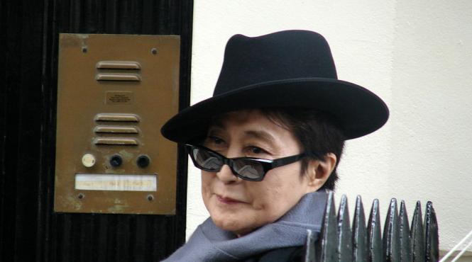 yoko ono spitalizata la new york