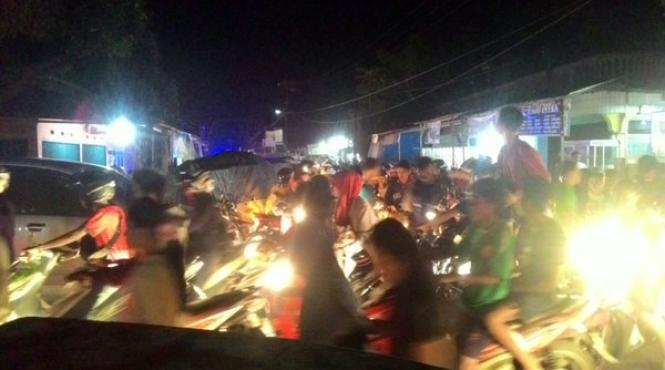 un cutremur deosebit de puternic a avut loc pe coasta de vest a indoneziei