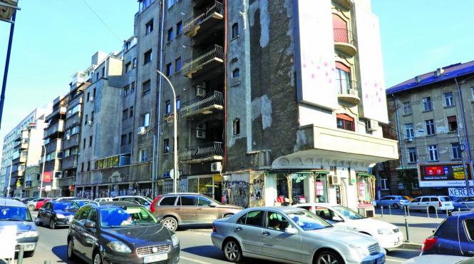 renovare cu oameni inauntru