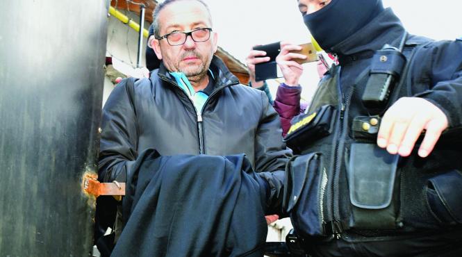 din luxosul dubai in duba arestului