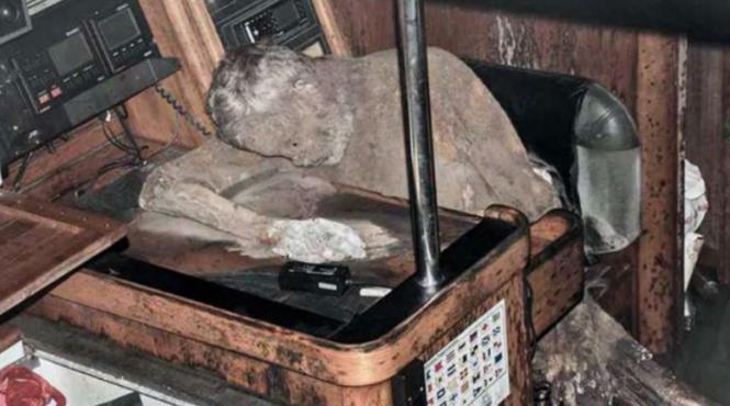 misterul navigatorului mumificat gasit la bordul unui iaht care pluteste in deriva din 2009