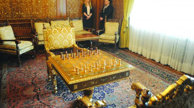 vizitatorii s ar putea intalni cu ceausescu in palatul primaverii doar cu holograma sa