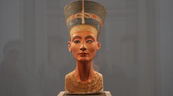 egipt sunt 90 sanse sa existe doua camere ascunse in mormantul lui tutankhamon