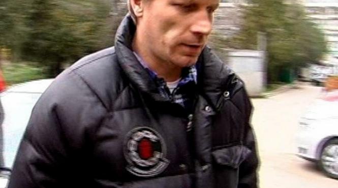 galati tatal gemeneilor gasiti morti intr un frigider pus in libertate de judecatori