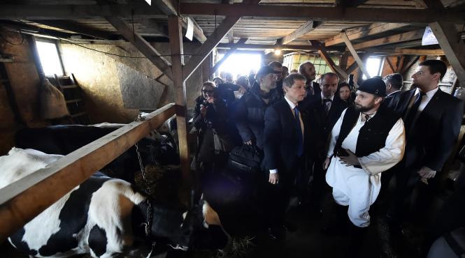 scoatem fermierii din saracie cu masuri imprumutate