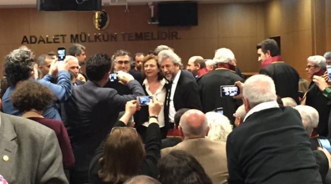 turcia a inceput procesul impotriva a doi jurnalisti care au acuzat regimul erdogan de livrare de arme in siria