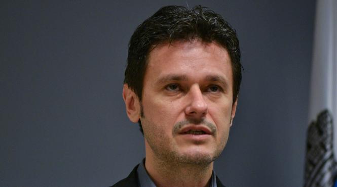 primaria capitalei pune de un tun vanzarea satului francez