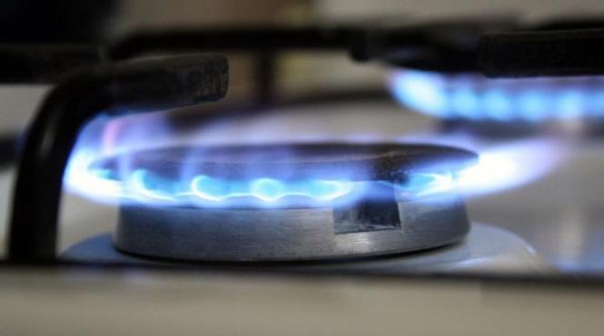 se scumpeste flacara de la aragaz