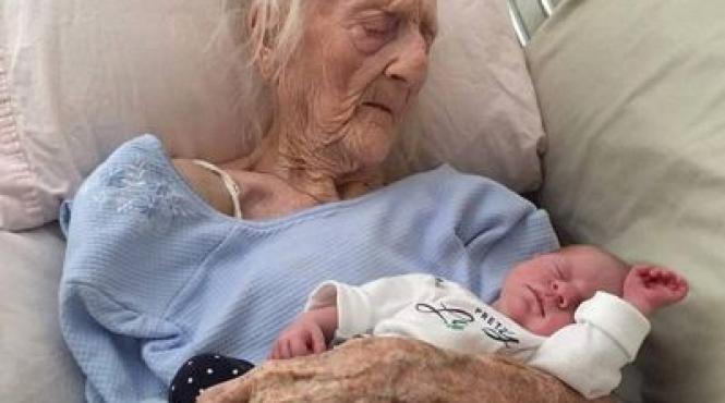 a devenit mama la 101 ani o italianca in fruntea topului celor mai varstnice mame de bebelusi o romanca se afla si ea in top