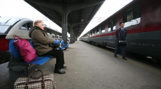gara de nord paralizata de o defectiune tehnica trenurile au intarzieri de peste doua ore