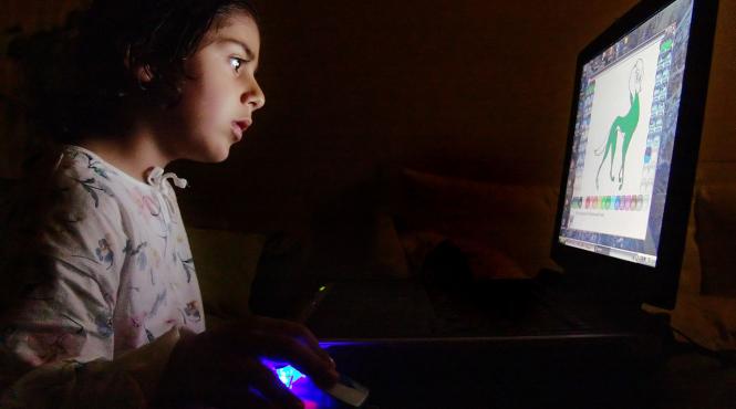 o profesoara din judetul iasi a demisionat dupa ce a fost descoperita ca practica videochat isj face ancheta