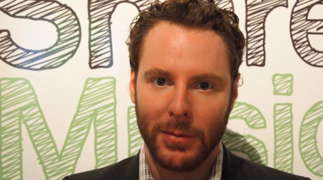sean parker co fondatorul facebook doneaza 250 milioane de dolari pentru dezvoltarea unor terapii impotriva cancerului