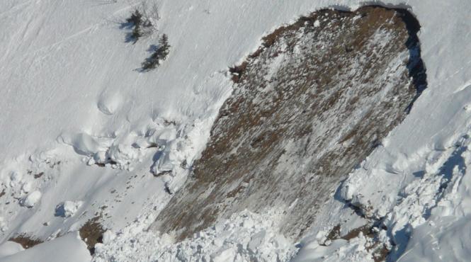 doi alpinisti au fost ucisi de avalansa in pirineii francezi
