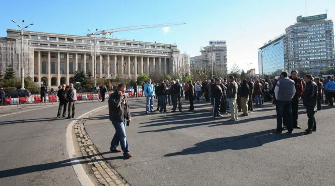 miting in piata victoriei de marti seara se interzice oprirea si stationarea vehiculelor in alveolele de pe kiseleff