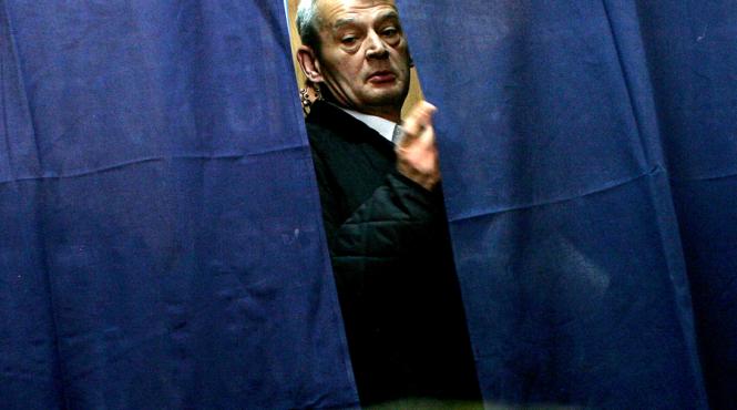 oprescu sustine ca nu va candida deoarece il opresc morala si controlul judiciar