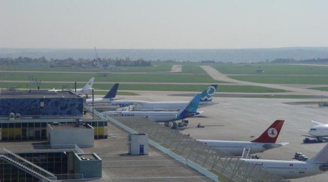 alerta azi reducerea programului de zbor pe aeroportul orly paris
