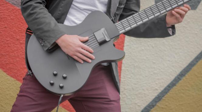 chitara smart la care poate canta oricine