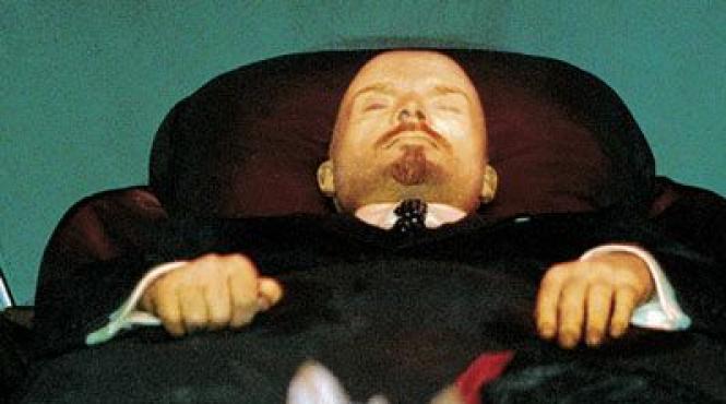 lenin ar putea fi ingropat in sfarsit dupa 92 de ani cat costa intretinerea anuala a fostului lider bolsevic