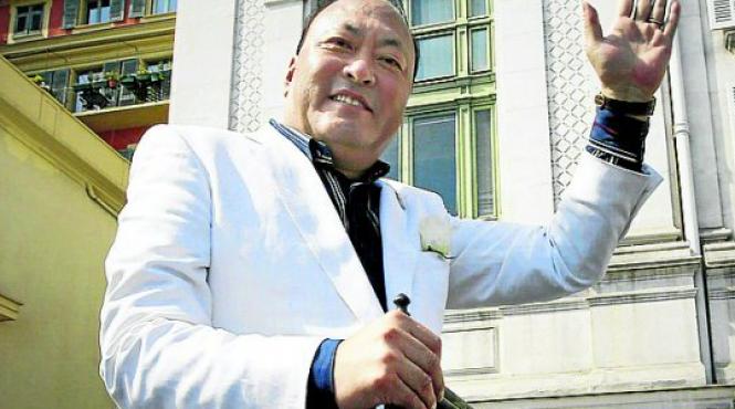 un antreprenor chinez cheltuieste 7 milioane de euro pentru a oferi o vacanta in spania salariatilor sai